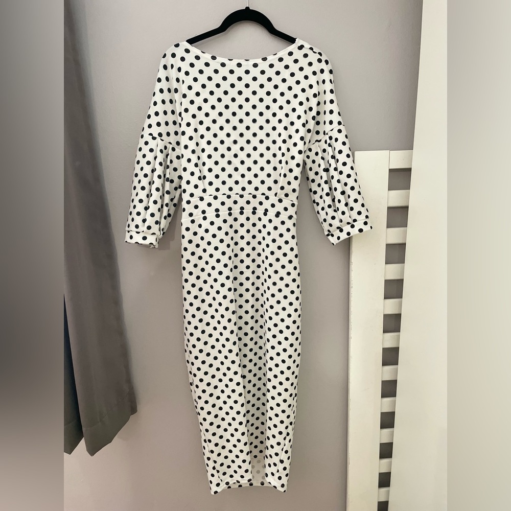Boohoo White and Black Polka Dot Quarter Sleeve Midi Dress with Waist Tie - Picture 2 of 6